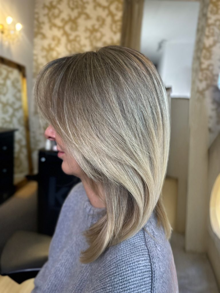 Natürliche Dimension blond Düsseldorf